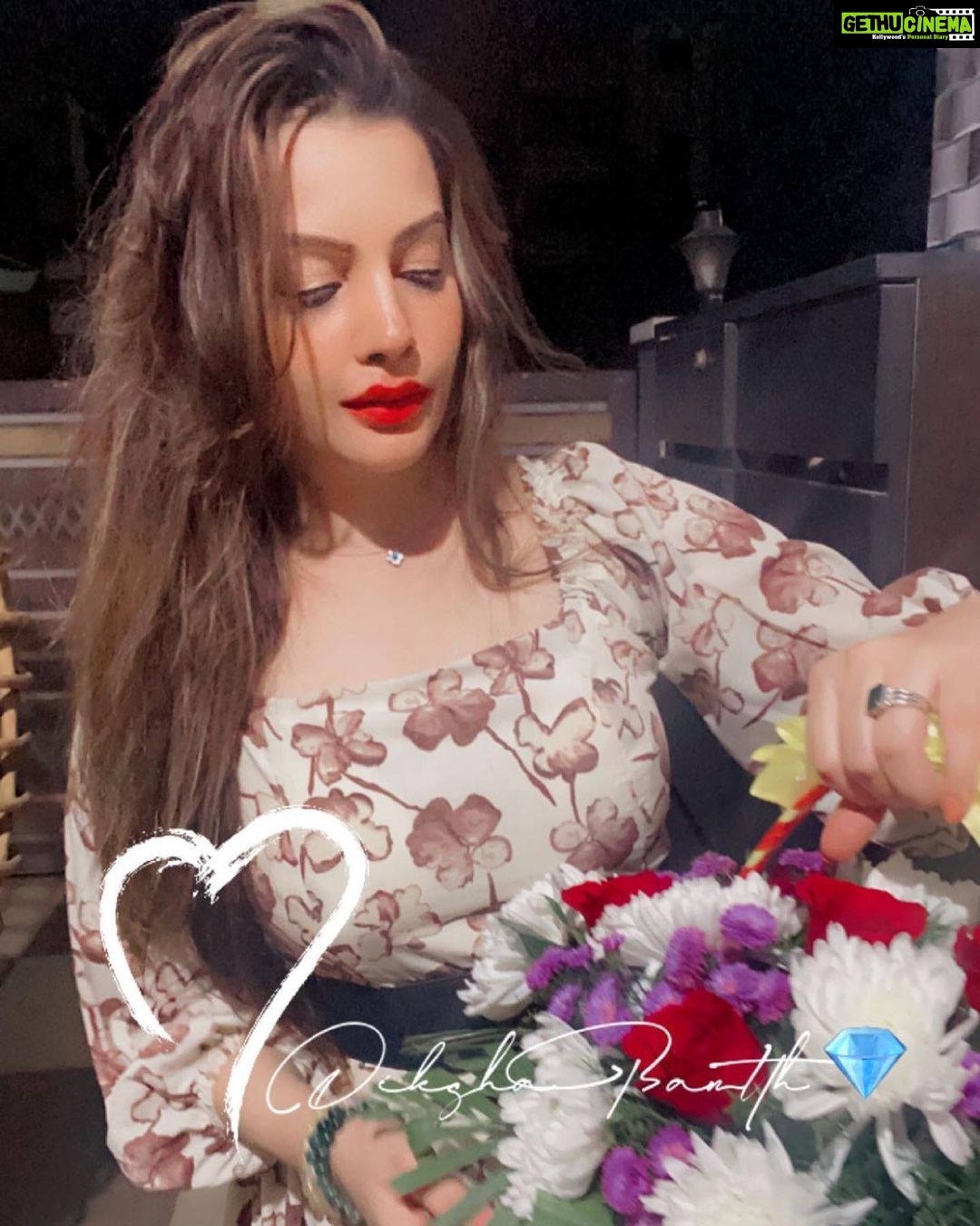 Diksha Panth Instagram - 21-12-2022 ♥️ December I love you! #birthdaymonth