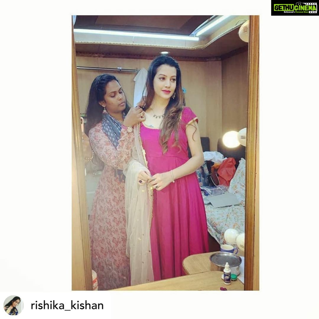 Diksha Panth Instagram - Posted @withrepost • @rishika_kishan Designed and styled for dis beautiful soul 🥰 @dikshapanth ♥️