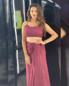 Diksha Panth Instagram - Confidence is not they will like me, Confidence is I’ll be fine if they dont😎 #love #peace #loyalty #berealbetrue #deekshapanth #swipeleft #follow 
Outfit: @arka_by_divya_kanigalupula 
MUA : @sareo_mua