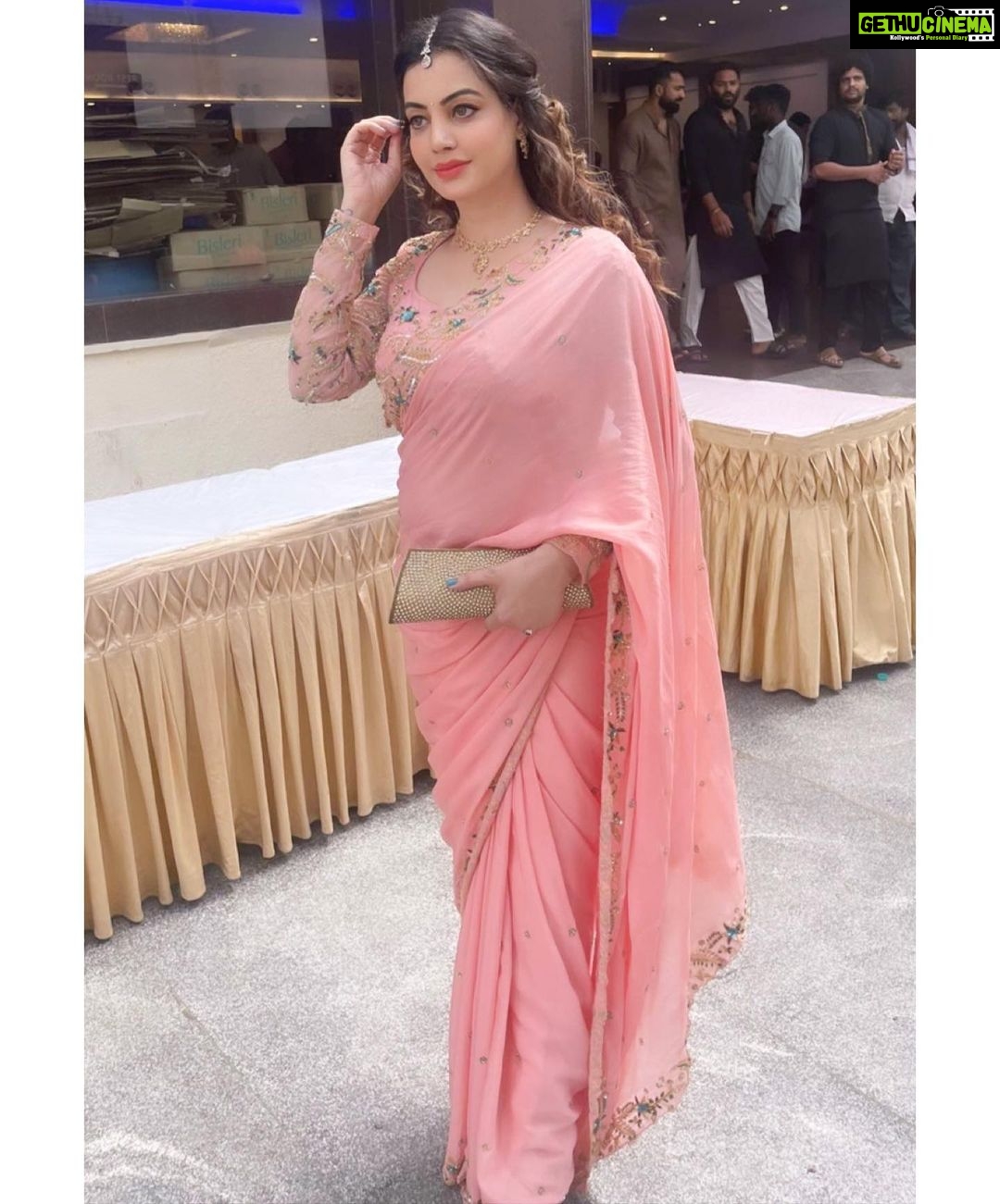 Diksha Panth Instagram - There’s no hiding from your SOUL MATE : they will find you, You will fall and they will stay♥️ #love #soulmate #truelove #loyalty Beautiful saree @arka_by_divya_kanigalupula ♥️ Shubham Convention Hall A/c