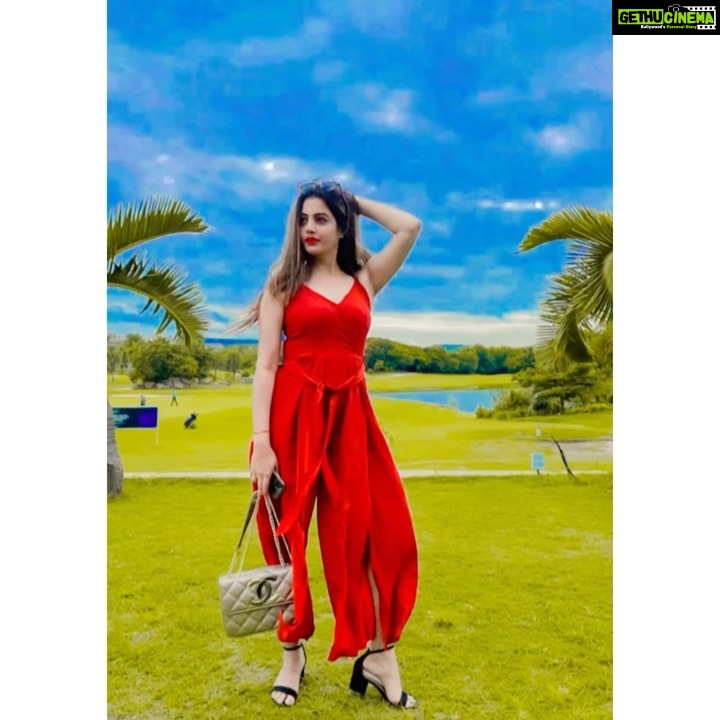 Diksha Panth Instagram - Never stop growing 🧿 . . . . . #explore #explorepage #exploremore #trending #trend #instagram #instagood #instadaily #instafood #instamood #instamoment #instafashion #hyderabad #dikshapanth #deekshapanth The Glass Onion