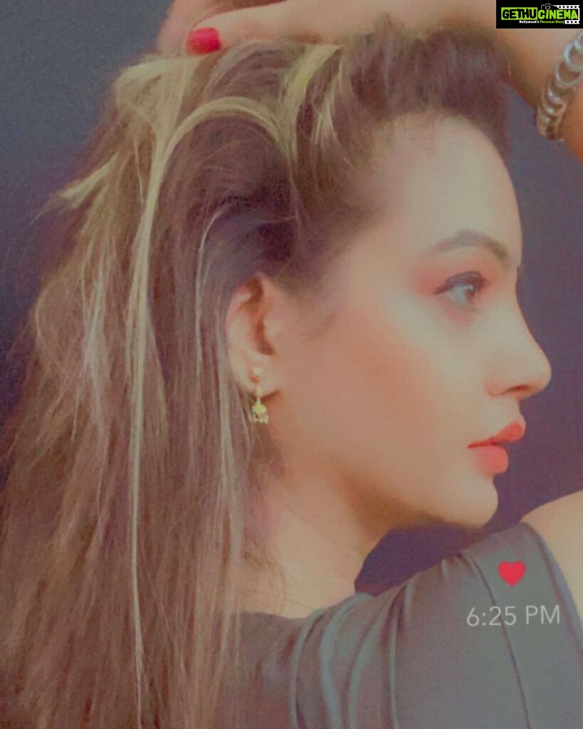 Diksha Panth Instagram - Let your hair be messy and your life be meaningful♥️ #diikshhapanth #instadaily #instagram #follow #instalike #instamood #followme Home