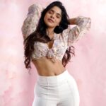 Divya Bharathi Instagram - I love love….🤍 📸 @frames_by_nithin Mua @jiyamakeupartistry Hair @mani_stylist_