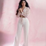 Divya Bharathi Instagram - I love love….🤍 📸 @frames_by_nithin Mua @jiyamakeupartistry Hair @mani_stylist_