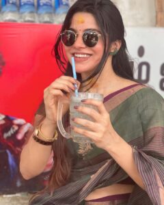Divya Bharathi Instagram - #Lemonsoda😋