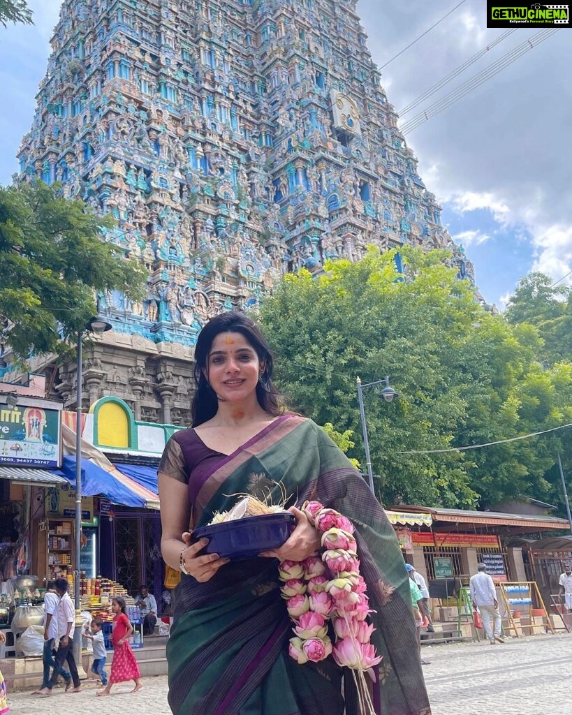 Divya Bharathi Instagram - Gratitude 🤍🙏🏻 Meenakshi Amman Temple Madurai