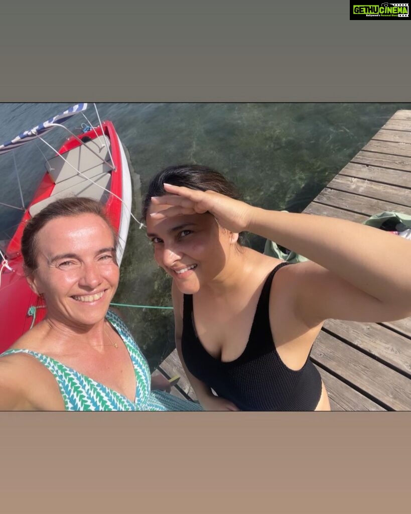 Divya Spandana Instagram - In the summertime 🌞