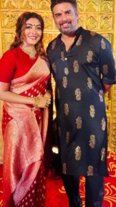 Durga Krishna Instagram - Oh God.. Finally I met him 😍💃🏻
Loads of respect @actormaddy 

Make up : @vikas.vks.makeupartist 
Hair : @nikhil_vks 
Styling : @sanliya_sabu 
Saree draping : @sindhu_valsan 
Costume: @khajuraho_boutique_ 
Jewellery: @dcjewellers.official