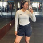 Eesha Rebba Instagram - Swipe to see my happy face after Madd workout!!!🤓💪🏻🥊 #boxing @bhaskermaster