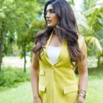 Eesha Rebba Instagram - Weekend ready✨ Styling : @reshma_stylist Outfit-@papzclothing Pics @tdf.thedreamfilmer Makeup @venkateshparam Hair @koduruamarnath