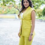 Eesha Rebba Instagram - Weekend ready✨ Styling : @reshma_stylist Outfit-@papzclothing Pics @tdf.thedreamfilmer Makeup @venkateshparam Hair @koduruamarnath