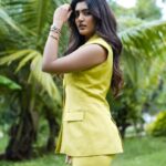 Eesha Rebba Instagram - Weekend ready✨ Styling : @reshma_stylist Outfit-@papzclothing Pics @tdf.thedreamfilmer Makeup @venkateshparam Hair @koduruamarnath
