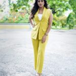 Eesha Rebba Instagram - Weekend ready✨ Styling : @reshma_stylist Outfit-@papzclothing Pics @tdf.thedreamfilmer Makeup @venkateshparam Hair @koduruamarnath