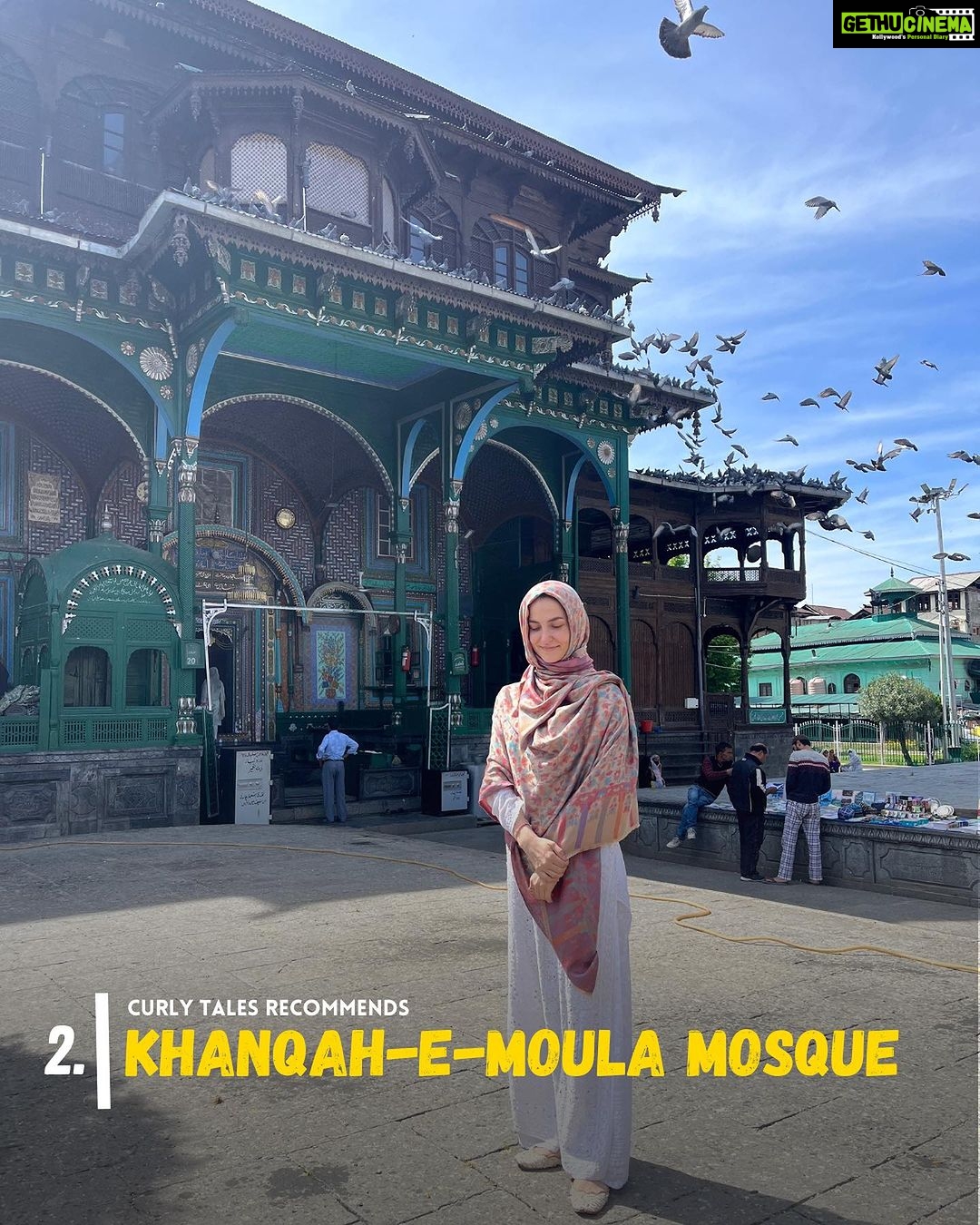 Elli AvrRam Instagram - #IndiaWithElli @elliavrram Explores Summer Capital OF Jammu & Kashmir, Srinagar Here are some recommended places to visit in Srinagar. Watch the entire episode only on curly tales YouTube channel! #elliavrram #indiawithelli #post #srinagar #curlytales