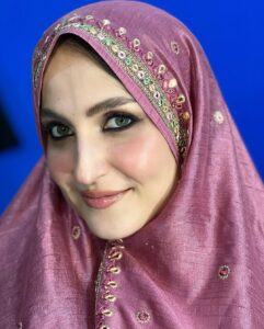 Elli AvrRam Instagram - Eid Mubarak to all my Muslim friends and followers💗🌙 Wishing you all love and light! #eidmubarak #india #eid #celebration #love #light #elliavrram #yourstruly India