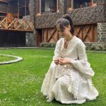 Elli AvrRam Instagram – For the love of Flowers and Serenity🍃🌸
Thank you Pahalgam.

#traveldiaries #pahalgam #kashmir #heavenonearth #paradise #serenity #india #thankyou #elliavrram #yourstruly #indiawithelli Pahalgam Kashmir