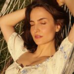 Elli AvrRam Instagram – Take me to your Wonderland💛

#wonderlust #daydreaming
