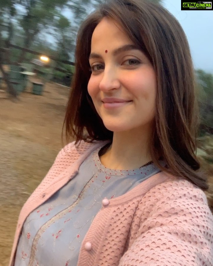 Elli AvrRam Instagram - #photodump Ooty Diaries from Naane Varuvean✨ #throwback #naanevaruvean #ooty #elliavrram #yourstruly Ooty, Tamilnadu