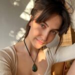 Elli AvrRam Instagram – Bleached & colored hair GOODBYE✂️💇🏻‍♀️ Having my natural hair color again, after 15 years!!! 
Remembering my teenage days❤️

#new #haircut #feeling #great #backtoschool #days #elliavrram #yourstruly