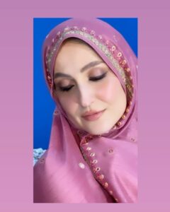 Elli AvrRam Instagram - Eid Mubarak to all my Muslim friends and followers💗🌙 Wishing you all love and light! #eidmubarak #india #eid #celebration #love #light #elliavrram #yourstruly India