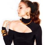 Elli AvrRam Instagram - Tapping into my favorite Spirit animal, The Black Panther🖤 Outfit by : @clubllondon Jewellery by : @misho_designs Heels by : @publicdesire Styled by : @manekaharisinghani Makeup by @fab_beauty___ Hair by @arvindkumar_hair 📷 @tejasnerurkarr #hellohalloffameawards #2023 #elliavrram #yourstruly