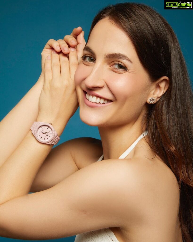 Elli AvrRam Instagram - Do what you love, love what you do!🌸 I love playing dress up and my Timex watch adds the appeal to every look! Wait no longer, it is time for Timex! @timex.india #TimexIndia #Timex #TimexWatches #Heritage #legacy #ElliAvrRam #yourstruly