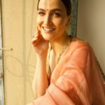 Elli AvrRam Instagram - Be timeless🤍 Saree - @raw_mango Earrings by - @avior.jewels rings by - @kharikajai Styled by- @juhi.ali Photographer - @nikhilshenoyphoto Makeup & Hair by - @jyotii.90 @thakuramit190 #ElliAvrRam #yourstruly