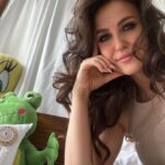 Elli AvrRam Instagram - Holi ki Shubhkamnaye! (Photo dump) of a girl who was awake for 26 hours🦦… #happyholi #india #photodump #elliavrram #yourstruly #hi
