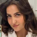 Elli AvrRam Instagram – Felt cute. Took few Bathroom Selfies. Thought I’ll share it. So hi📱🧿🦦

#ElliAvrRam #yourstruly #bathroomselfie
