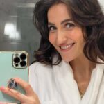 Elli AvrRam Instagram – Felt cute. Took few Bathroom Selfies. Thought I’ll share it. So hi📱🧿🦦

#ElliAvrRam #yourstruly #bathroomselfie