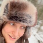 Elli AvrRam Instagram - Happy I got to see a bit of Snow this time back home in Sweden💙 And WOW look at this TREE!😲🧿🔱 Do you see what it is??? So cool… #forest #walk #snow #sweden #stockholm #hometown #familytime #elliavrram #yourstruly Stockholm, Sweden