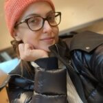 Elli AvrRam Instagram - Travel diaries✈️🧡⛸️🍵📚🌫️🎥 Where to? #travelwithelli #traveldiaries #elliavrram #yourstruly