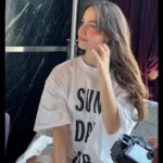 Elli AvrRam Instagram - What’s your favorite day?🤓 #candid #bts #shoot #love #sunday #elliavrram #yourstruly