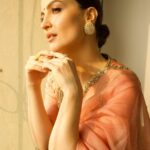 Elli AvrRam Instagram - Be timeless🤍 Saree - @raw_mango Earrings by - @avior.jewels rings by - @kharikajai Styled by- @juhi.ali Photographer - @nikhilshenoyphoto Makeup & Hair by - @jyotii.90 @thakuramit190 #ElliAvrRam #yourstruly