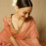 Elli AvrRam Instagram - Sarees have a separate spot in my closet and heart🤍 What about you? Saree - @raw_mango Earrings by - @avior.jewels rings by - @kharikajai Styled by- @juhi.ali Photographer - @nikhilshenoyphoto Makeup & Hair by - @jyotiiadvani.artistry @thakuramit190 #elliavrram #sareelove #desi #fashion #yourstruly
