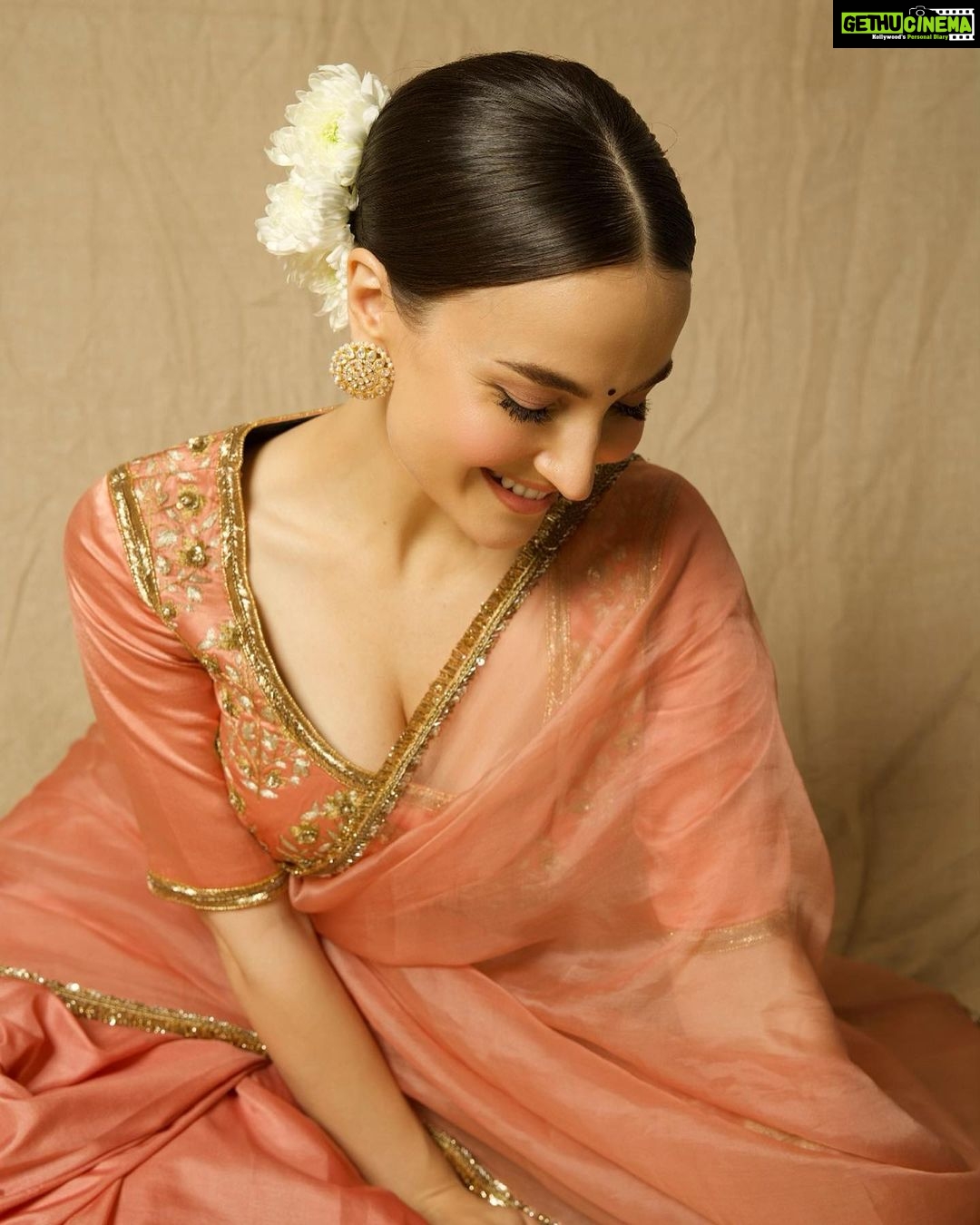 Elli AvrRam Instagram - Sarees have a separate spot in my closet and heartš¤ What about you? Saree - @raw_mango Earrings by - @avior.jewels rings by - @kharikajai Styled by- @juhi.ali Photographer - @nikhilshenoyphoto Makeup & Hair by - @jyotiiadvani.artistry @thakuramit190 #elliavrram #sareelove #desi #fashion #yourstruly