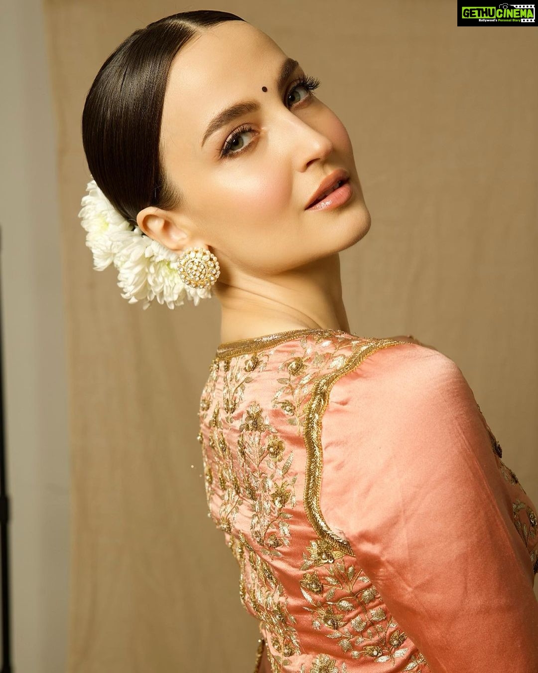 Elli AvrRam Instagram - Sarees have a separate spot in my closet and heartš¤ What about you? Saree - @raw_mango Earrings by - @avior.jewels rings by - @kharikajai Styled by- @juhi.ali Photographer - @nikhilshenoyphoto Makeup & Hair by - @jyotiiadvani.artistry @thakuramit190 #elliavrram #sareelove #desi #fashion #yourstruly