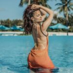 Elli AvrRam Instagram - MMM = Majorly Missing Maldives🌊 #tb #maldives #swimming #holiday #waterbaby #elliavrram #yourstruly