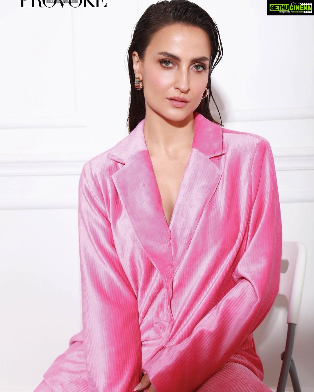 Elli AvrRam Instagram - 2022 coming to an End💖 Magazine: @provoke_lifestyle Studio: @studio11.productions Photographer: @moonlightkid.jpg Makeup: @sofiexhmu___ Hair: @andajpatel Stylist: @adeetii Footwear: @birkenstockin Artist Reputation Management: Communiqué Film PR @communiquefilmpr Co-ordinated by: Nadia Malik @nadiiaamalik