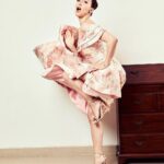 Elli AvrRam Instagram - She was a quirky calm restless thinker, who only wanted to Dance the night🎀🎶 ~ E.A #filmfareottawards2022 @mayur_butwani @ankitamanwanimakeupandhair @tarasillery @aavvafashion #elliavrram #yourstruly