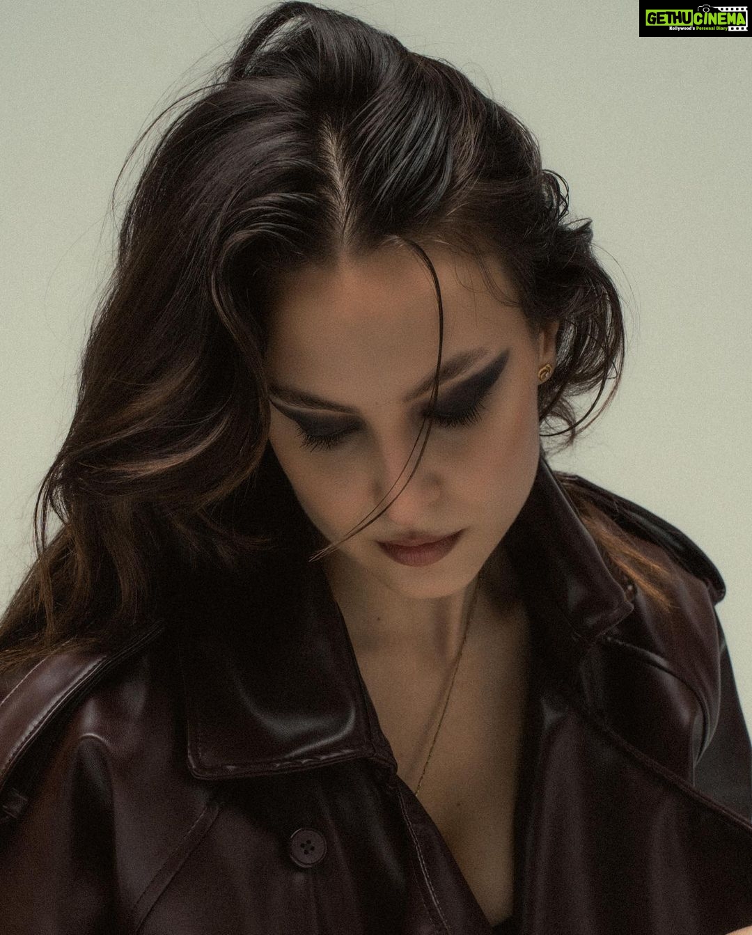Elli AvrRam Instagram - 🖤@themanmagazineindia It was during the filming of Bigg Boss that our December cover star @elliavrram encountered another angel: Salman Khan. She recalls, “I remember seeing him as I entered the Bigg Boss house. He was standing with a toothpick in his mouth (smiles) and he asked me who I was. Salman and his family have protected me ever since. They are the only ones in this industry who always open their arms to outsiders. This is why Salman is known as a person with a big heart. He just wants to make sure that everyone knows that they are not alone here. If you ever go to Galaxy, there are always at least 10 people there. It is always an open house. They have this incredible generosity. So many Bigg Boss contestants get invited to Salman’s parties — to Ganpati or Eid or his birthday party... he doesn’t have to do that. He can just do his job as a host and then say, ‘God bless you guys, now go and do whatever you want to do.’ But he takes people under his wing. His entire family does that. They have been very kind to me.” . Words: @sonalissociety Photography: @Danny.l.murray Creative direction: @prabhuppal Hair and Makeup: @stylemepris Wardrobe: @thesource_buyorborrow Co-ordinated by: @nadiiaamalik . #elliavrram #elliavrrambollywood #bollywood #hellodecember #decembercover #theman #themandecember