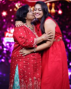 Ester Noronha Instagram - My mother was my role model before I even knew what that word was.

My mother is the reason I believe God exists! And I'm forever grateful to God for giving her to me. ❤

For: Super Queens Season-2 Episode-6
  @zeetelugu @zee5telugu @zee5 

Costume : @clothingpallet.in 
Stylist : @spoorthi._rao 
PC : @paulino_pictures 

#superqueens #season2 #superqueen #queen #mother #mymother #myrolemodel #Godexists #Godisgreat #ibelieveingod #forevergrateful #grateful #thankful #blessed #mothersday #special #happiness #fulfillment #joy #peace #laughter #blessings #thankyouJesus #thankyouGod #Godbless #muchlove