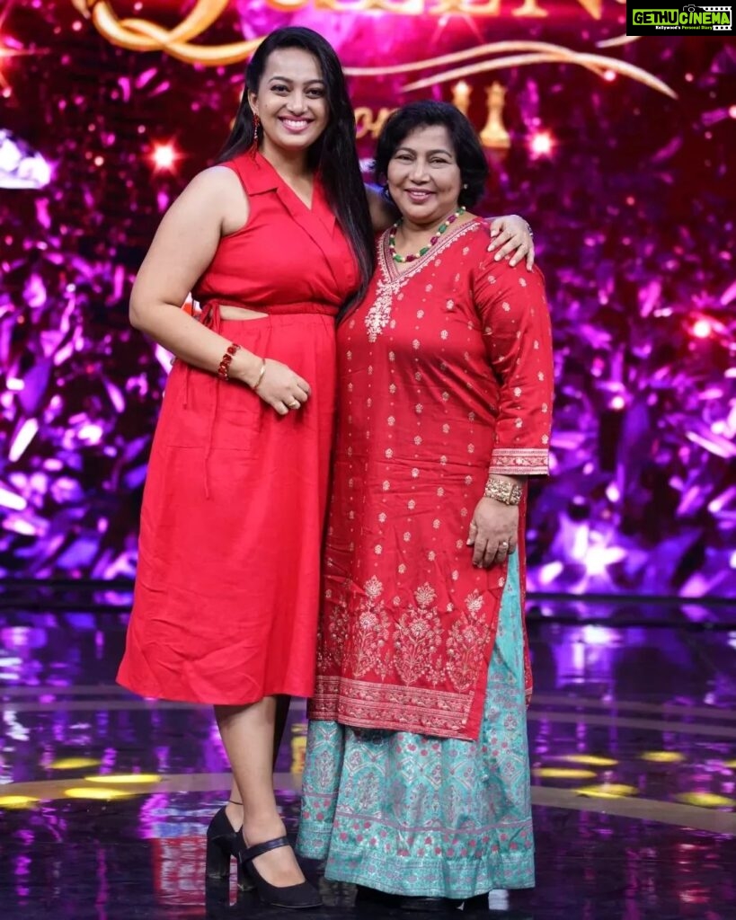 Ester Noronha Instagram - My mother was my role model before I even knew what that word was. My mother is the reason I believe God exists! And I'm forever grateful to God for giving her to me. ❤ For: Super Queens Season-2 Episode-6 @zeetelugu @zee5telugu @zee5 Costume : @clothingpallet.in Stylist : @spoorthi._rao PC : @paulino_pictures #superqueens #season2 #superqueen #queen #mother #mymother #myrolemodel #Godexists #Godisgreat #ibelieveingod #forevergrateful #grateful #thankful #blessed #mothersday #special #happiness #fulfillment #joy #peace #laughter #blessings #thankyouJesus #thankyouGod #Godbless #muchlove Hyderabad