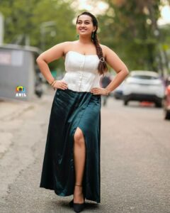 Ester Noronha Instagram - Don't let anyone kill your dreams just because they don't understand it.

God's got you! 👑

For : Super Queens Season-2 Episode-5
  @zeetelugu @zee5telugu @zee5 

Costume : @clothingpallet.in 
Stylist : @spoorthi._rao 

#superqueensseason2 #episode5 #superqueens #season2 #superqueen #queen #warrior #fighter #dreamer #beliver #achiever #blessed #dontletanyonebringyoudown #dontletanyonekillyourdreams #liveyourdreams #dream #daretodream #chase #achieve #believe #havefaith #Godsgotyou #Godisgreat #Godbless #muchlove