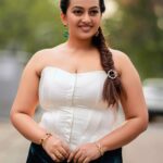 Ester Noronha Instagram - Don't let anyone kill your dreams just because they don't understand it. God's got you! 👑 For : Super Queens Season-2 Episode-5 @zeetelugu @zee5telugu @zee5 Costume : @clothingpallet.in Stylist : @spoorthi._rao #superqueensseason2 #episode5 #superqueens #season2 #superqueen #queen #warrior #fighter #dreamer #beliver #achiever #blessed #dontletanyonebringyoudown #dontletanyonekillyourdreams #liveyourdreams #dream #daretodream #chase #achieve #believe #havefaith #Godsgotyou #Godisgreat #Godbless #muchlove Hyderabad