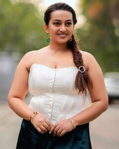 Ester Noronha Instagram - Don't let anyone kill your dreams just because they don't understand it. God's got you! 👑 For : Super Queens Season-2 Episode-5 @zeetelugu @zee5telugu @zee5 Costume : @clothingpallet.in Stylist : @spoorthi._rao #superqueensseason2 #episode5 #superqueens #season2 #superqueen #queen #warrior #fighter #dreamer #beliver #achiever #blessed #dontletanyonebringyoudown #dontletanyonekillyourdreams #liveyourdreams #dream #daretodream #chase #achieve #believe #havefaith #Godsgotyou #Godisgreat #Godbless #muchlove Hyderabad