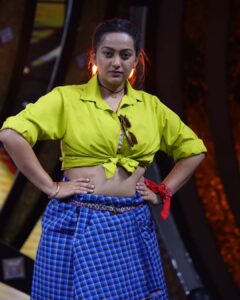 Ester Noronha Instagram - When I say don't miss it,
DON'T MISS IT! 
This SUNDAY 11:00 am. 😎

For : Super Queens Season-2 Episode-4
  @zeetelugu @zee5telugu @zee5 

Costume : @clothingpallet.in 
Stylist : @spoorthi._rao 
PC : @paulino_pictures 

#dontmissit #mustwatch #superqueensseason2 #episode4 #superqueens #season2 #superqueen #massqueen #actionepisode #action #adventure #challenge #strength #courage #dare #fun #gameshow #realityshow #excited #grateful #cantwait #sunday #zeetelugu #zee5 #telugu #tollywood #tfi #hyderabad #Godbless #muchlove