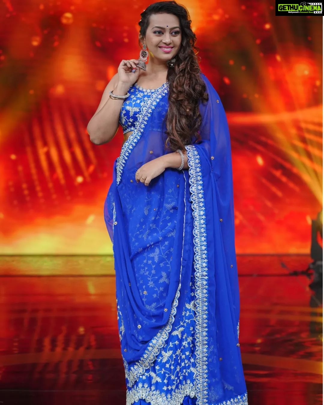 Ester Noronha - 15.4K Likes - Your CONFIDENCE INCREASES
when you know you move WITH GOOD INTENTIONS,
when you know you KEEP YOUR HEART PURE,
when you know YOU'RE TRYING YOUR BEST.
It's one of the reasons why CONFIDENCE MAKES YOU BEAUTIFUL! ππ
For : Super Queens Season 2 - Episode 2
@zeetelugu @zee5telugu @zee5
Designer : @clothingpallet.in
Stylist : @spoorthi._rao
DO NOT MISS THIS EPISODE THIS SUNDAY! β€
#confidence #goodintentions #pureheart #hardwork #dedication #sincerity #effort #tryyourbest #selfconfidence #confidenceisbeauty #confidenceisbeautiful #begood #dogood #superqueens #season2 #superqueen #episode2 #zee5 #zeetelugu #zee5telugu #telugu #tollywood #tfi #hyderabad #imemyself #happygirlsaretheprettiest #lovelaughlive #livethelifeyoulove #muchlove #Godbless