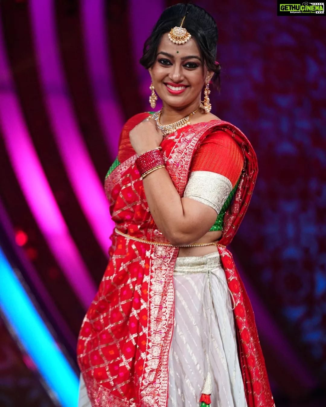 Ester Noronha Instagram - When you're happy and you know it, You don't even have to show it...🥰❤ For : Super Queens Season - 2 Episode - 1 @zeetelugu @zee5telugu @zee5 Designer : @clothingpallet.in Stylist : @spoorthi._rao #whenyourehappyandyouknowit #beyourself #superqueens #season2 #superqueenseason2 #zeetelugu #zee5 #zee5telugu #episode1 #grandopening #beginning #tollywood #tfi #telugu #hyderabad #imemyself #happygirlsaretheprettiest #lovelaughlive #livethelifeyoulove #southindianfashion #traditional #southindian #actor #actorlife #grateful #thankyouJesus #thankyouGod #Godbless #muchlove Hyderabad