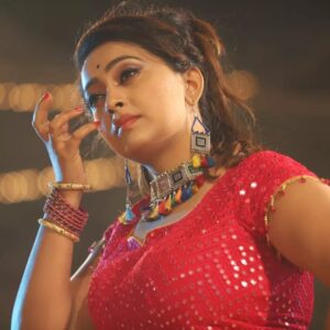 Ester Noronha Instagram - Beauty is an attitude...♥️ #bts #atwork #silkumilku #song #inamdar #kannadafilm #kfi #sandalwood #sarigamakannada #releasingsoon #shootlife #shootdiaries #shooting #beautyisanattitude #beauty #attitude #mindset #youarewhatyouthink #Godbless #muchlove